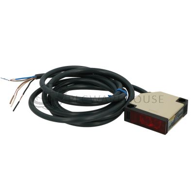 Omron E3JK-R4M2